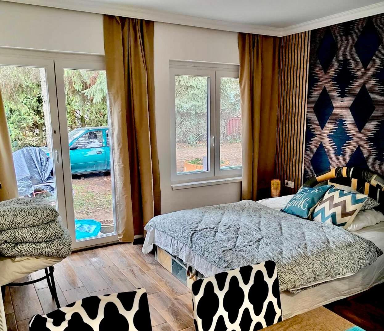 2 Rooms Retro Guesthouse In A Silent Garden Вечеш Экстерьер фото